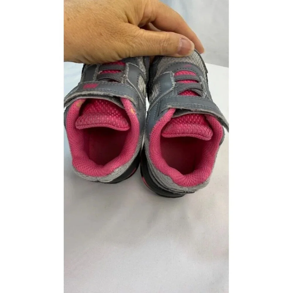 Nike Kids (Toddler) Size 6C Grey w/ Pink GUC
